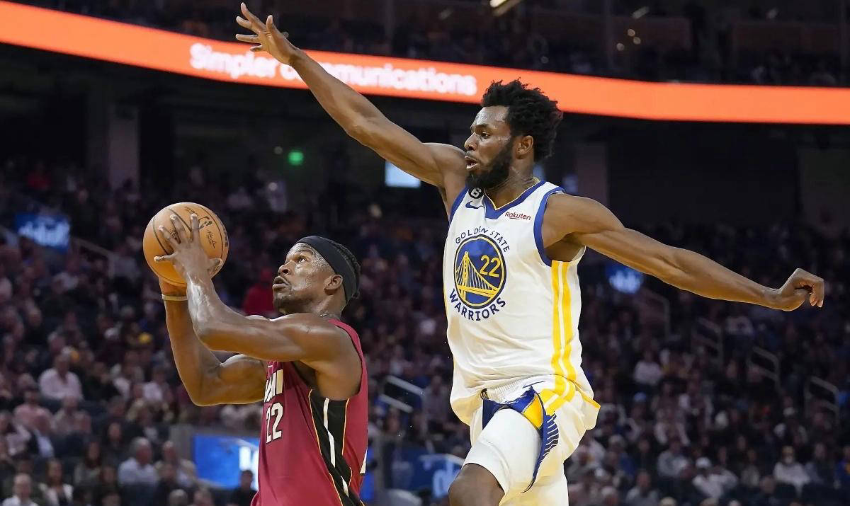 热火遭遇连败，巴特勒露出失望表情的简单介绍